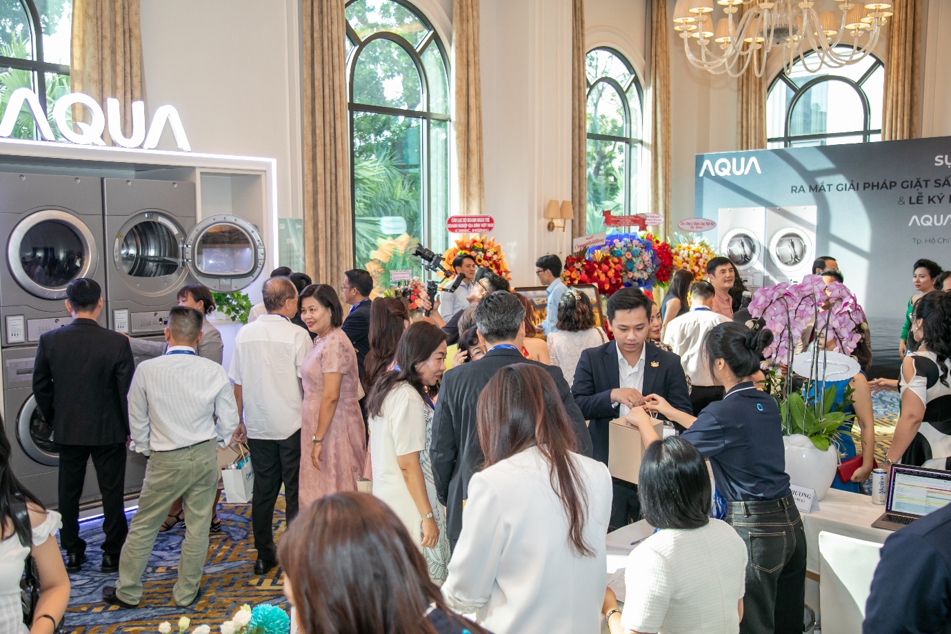 Sự kiện ra mắt sản phẩm với đông đảo khách mời