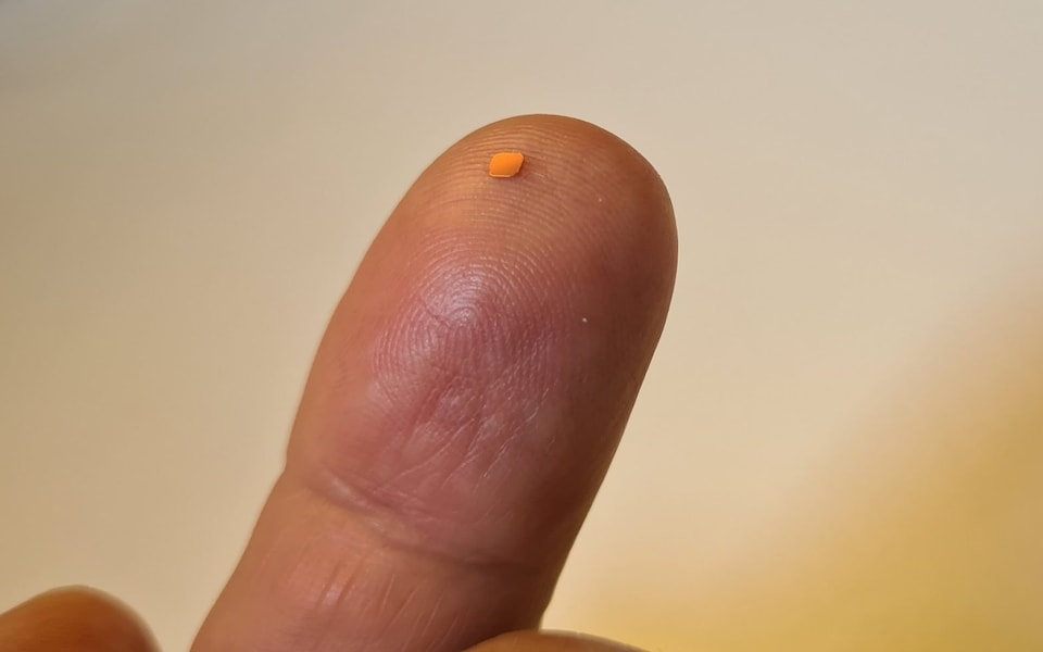 Quá trình cấy chip Prima vào mắt